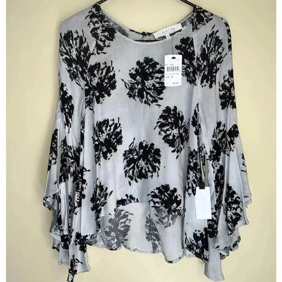 NEW Astr The Label Floral Bell Sleeve Blouse Women’s XS Polyester White Black - Picture 1 of 4